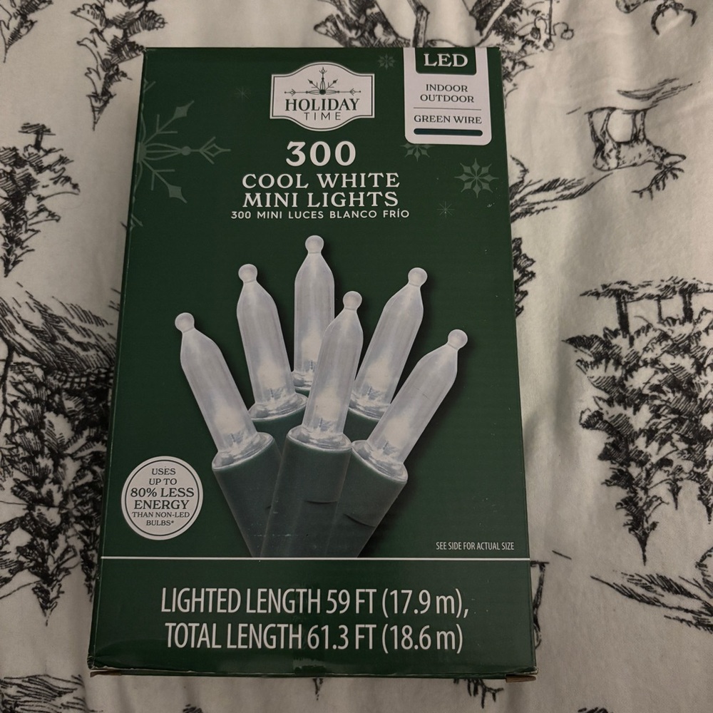 300 Cool White LED Christmas Lights